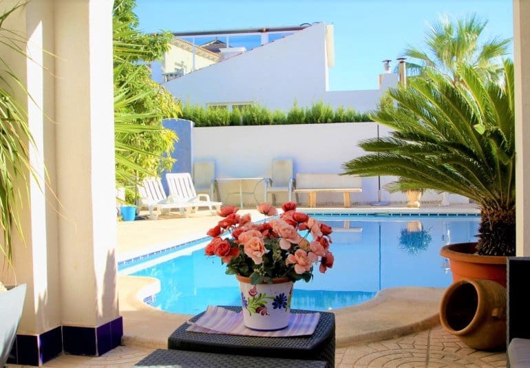 6 Zimmer Villa zu verkaufen in Villamartin mit Pool - 469.000 € (Ref: 10026591)