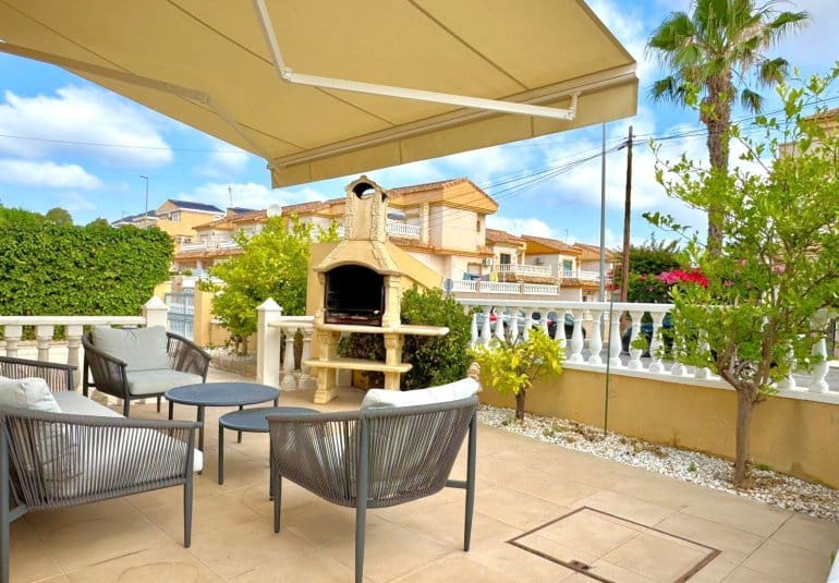 3 sypialnia Willa na sprzedaż w Villamartin z basenem - 339 000 € (Ref: 10026592)