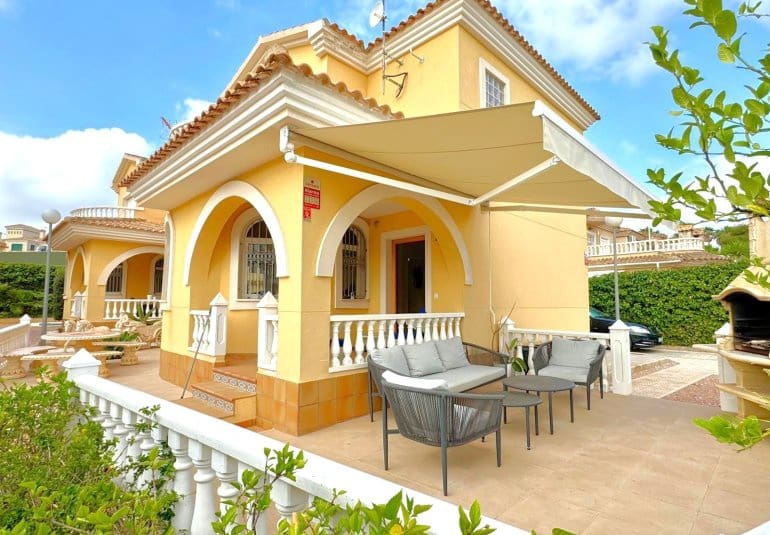 3 sypialnia Willa na sprzedaż w Villamartin z basenem - 339 000 € (Ref: 10026592)