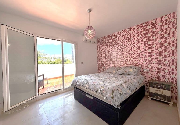 3 Zimmer Haus zu verkaufen in Villamartin mit Pool - 265.000 € (Ref: 10026593)
