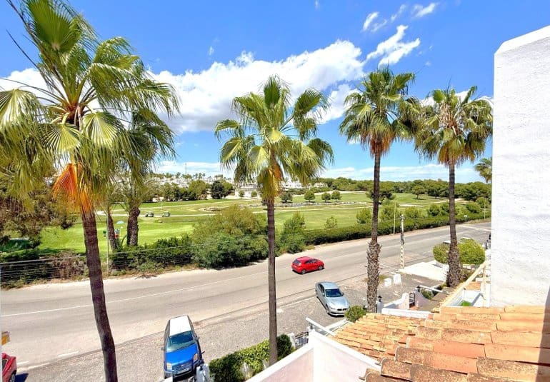 3 Zimmer Haus zu verkaufen in Villamartin mit Pool - 265.000 € (Ref: 10026593)