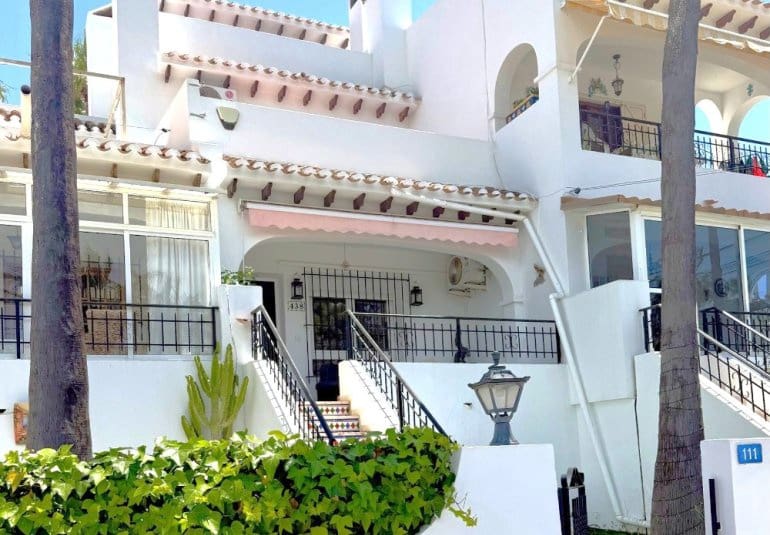 3 Zimmer Haus zu verkaufen in Villamartin mit Pool - 265.000 € (Ref: 10026593)