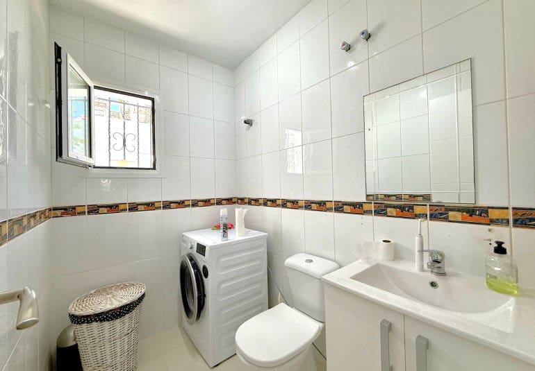 3 Zimmer Haus zu verkaufen in Villamartin mit Pool - 265.000 € (Ref: 10026593)
