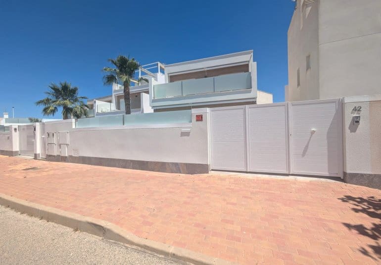 3 bedroom Villa for sale in San Pedro del Pinatar - € 410,000 (Ref: 10034563)