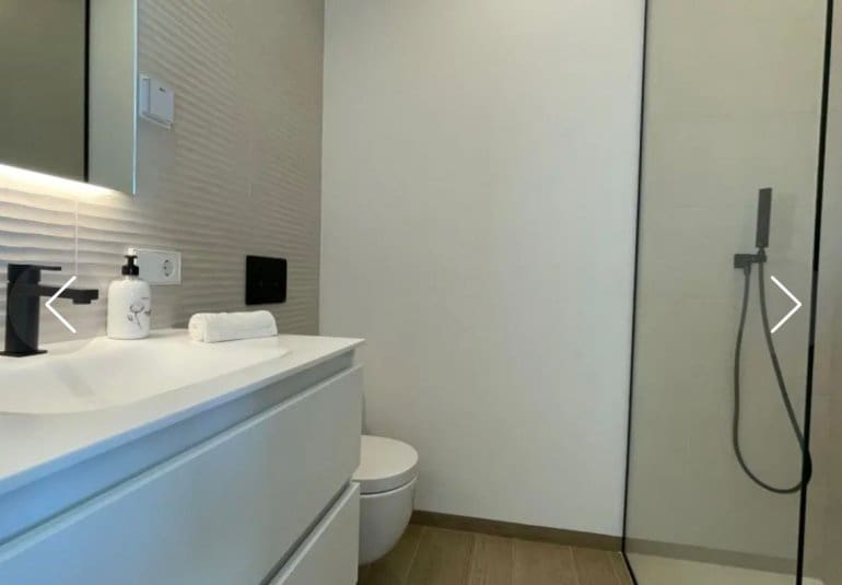 Apartamento de 2 habitaciones en Las Colinas Golf en venta con piscina - 475.000 € (Ref: 10034566)