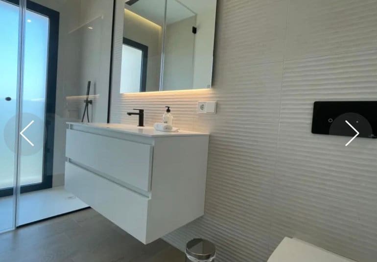 Apartamento de 2 habitaciones en Las Colinas Golf en venta con piscina - 475.000 € (Ref: 10034566)