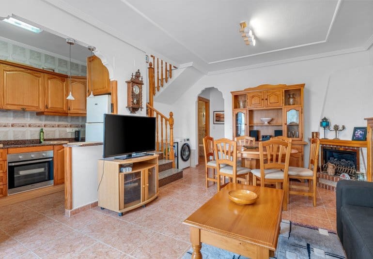 3 bedroom Villa for sale in Villamartin with pool - € 229,000 (Ref: 10034568)