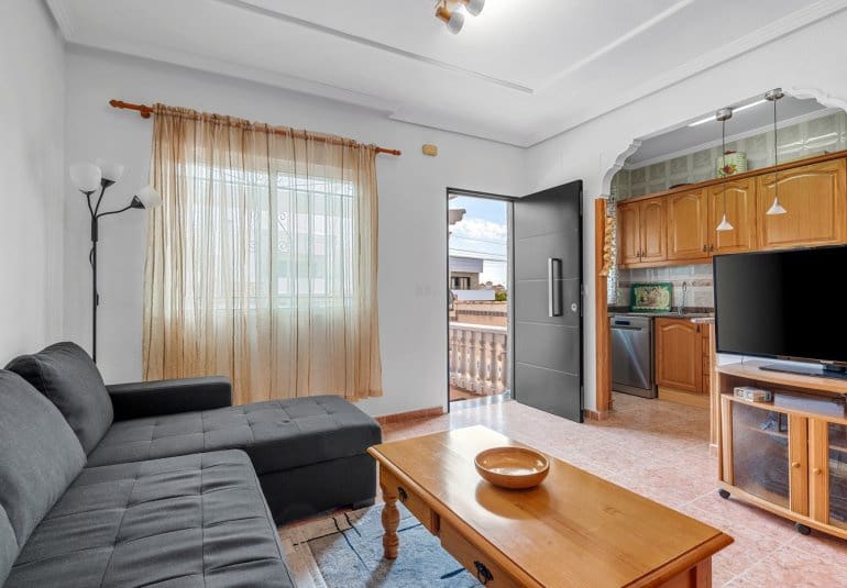 3 bedroom Villa for sale in Villamartin with pool - € 229,000 (Ref: 10034568)