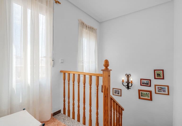 3 bedroom Villa for sale in Villamartin with pool - € 229,000 (Ref: 10034568)