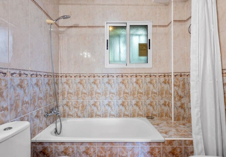 3 bedroom Villa for sale in Villamartin with pool - € 229,000 (Ref: 10034568)