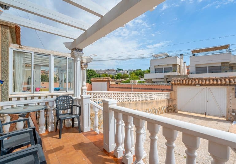 3 bedroom Villa for sale in Villamartin with pool - € 229,000 (Ref: 10034568)