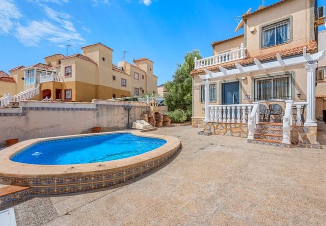3 soverom Villa til salgs i Villamartin, Orihuela med svømmebasseng - € 229 000 (Ref: 10034568)