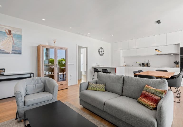 Apartamento de 2 habitaciones en Las Colinas Golf en venta con piscina - 460.000 € (Ref: 10034571)