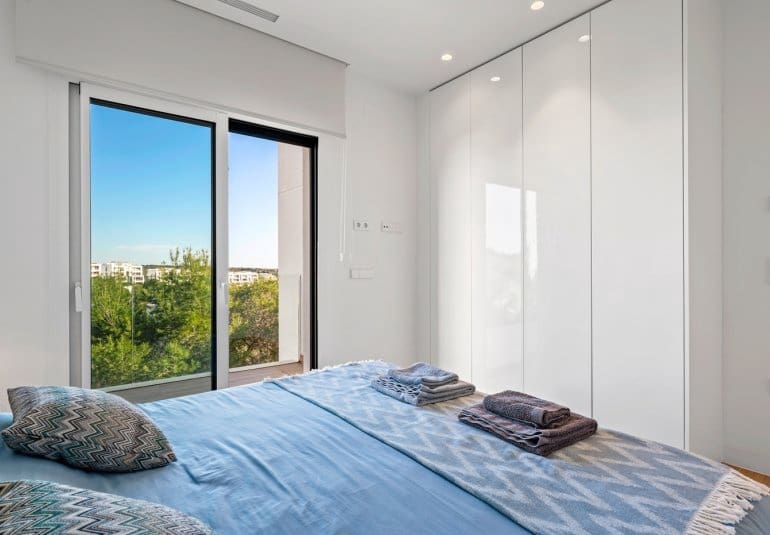 Apartamento de 2 habitaciones en Las Colinas Golf en venta con piscina - 460.000 € (Ref: 10034571)