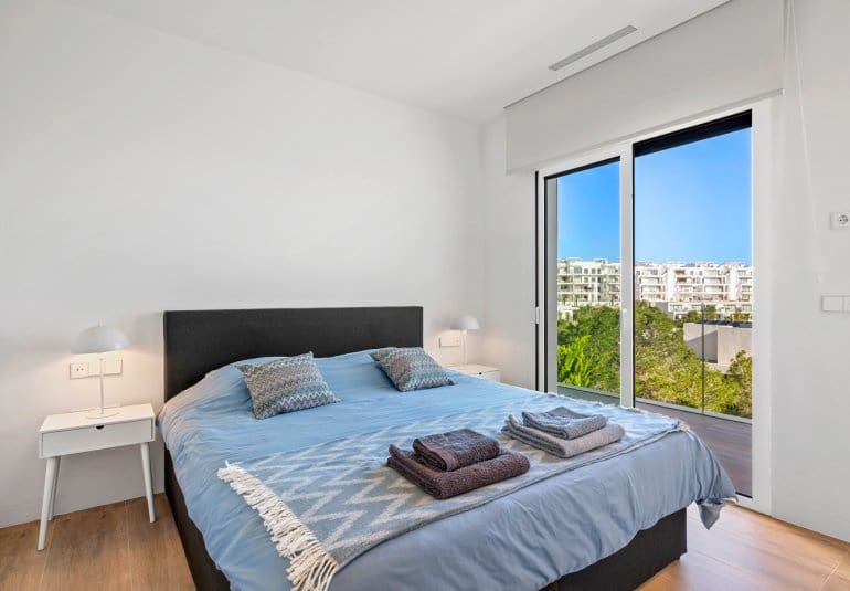 Apartamento de 2 habitaciones en Las Colinas Golf en venta con piscina - 460.000 € (Ref: 10034571)