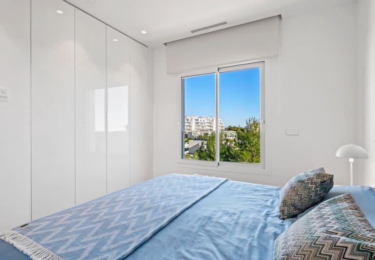 Apartamento de 2 habitaciones en Las Colinas Golf en venta con piscina - 460.000 € (Ref: 10034571)