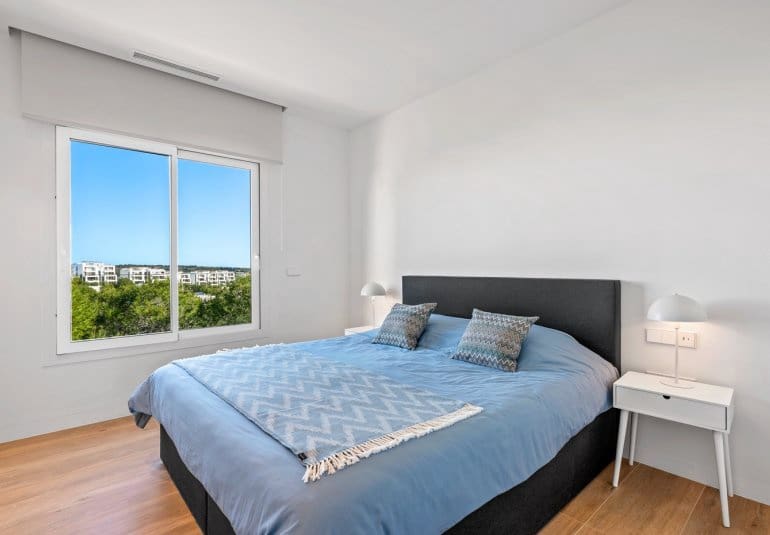 Apartamento de 2 habitaciones en Las Colinas Golf en venta con piscina - 460.000 € (Ref: 10034571)