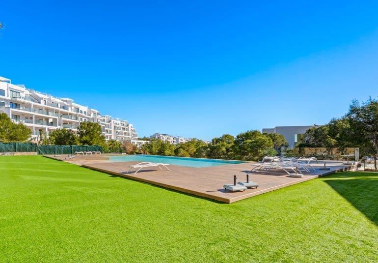 Apartamento de 2 habitaciones en Las Colinas Golf en venta con piscina - 460.000 € (Ref: 10034571)