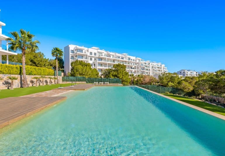 Apartamento de 2 habitaciones en Las Colinas Golf en venta con piscina - 460.000 € (Ref: 10034571)
