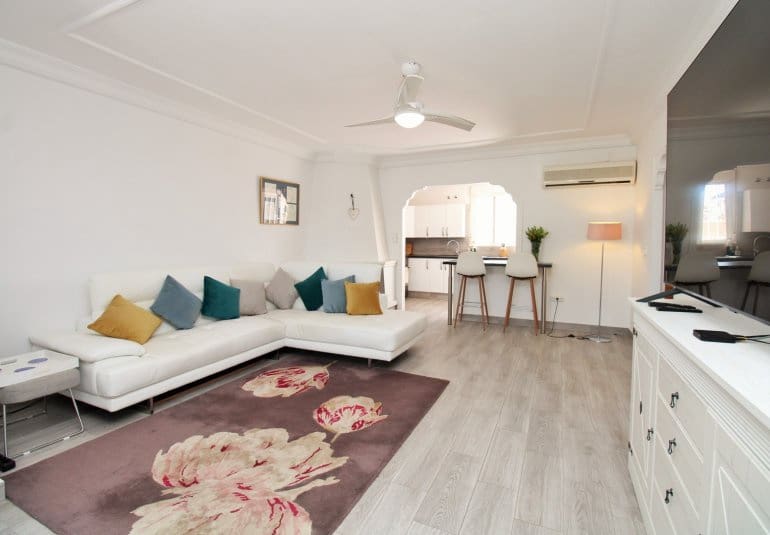 2 soveværelse Lejlighed til salg i Villamartin med swimmingpool - € 189.900 (Ref: 10034573)