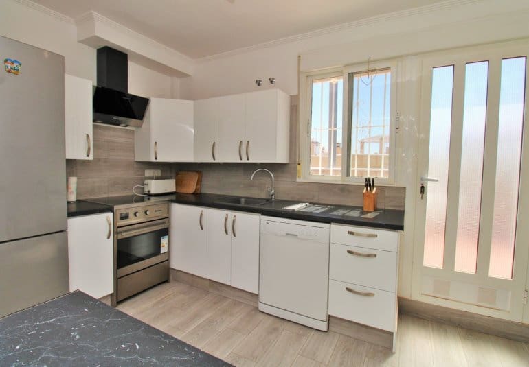 2 soveværelse Lejlighed til salg i Villamartin med swimmingpool - € 189.900 (Ref: 10034573)