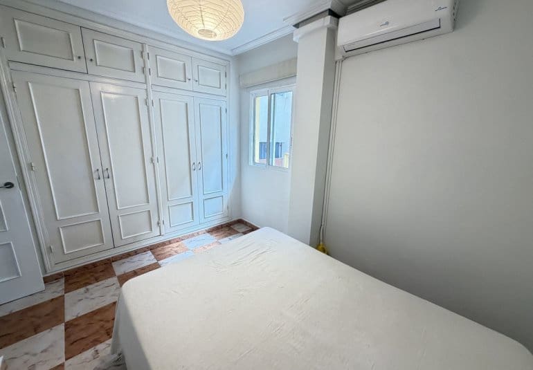 Apartamento de 2 habitaciones en Villamartin en venta con piscina - 139.995 € (Ref: 10057822)