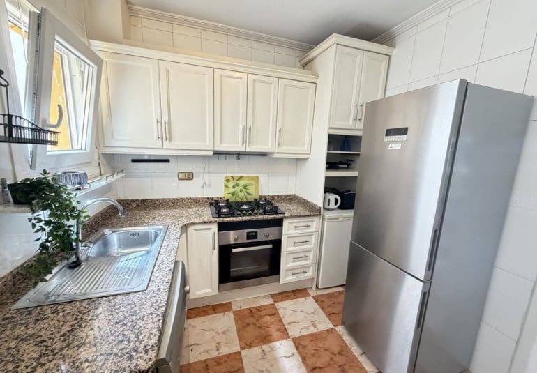 Apartamento de 2 habitaciones en Villamartin en venta con piscina - 139.995 € (Ref: 10057822)