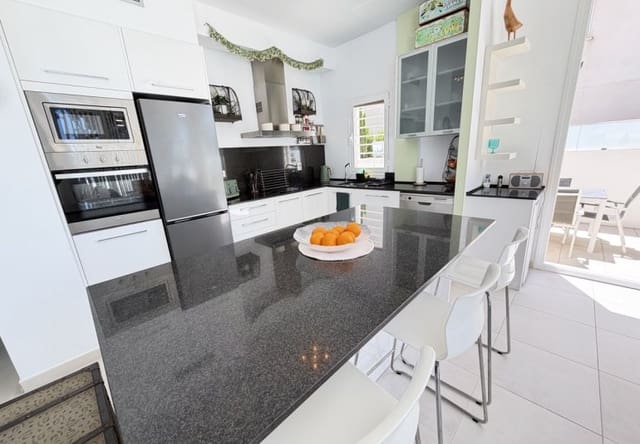 4 camera da letto Villa in vendita in Mil Palmeras, Pilar de la Horadada con piscina - 629.900 € (Rif: 10057823)