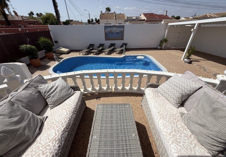 3 soverom Bungalow til salgs i San Luis med svømmebasseng - € 399 900 (Ref: 10057824)