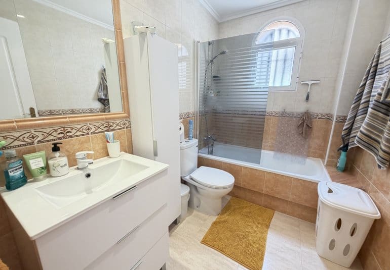3 camera da letto Villetta Bifamiliare in vendita in Villamartin con piscina - 225.000 € (Rif: 10071707)