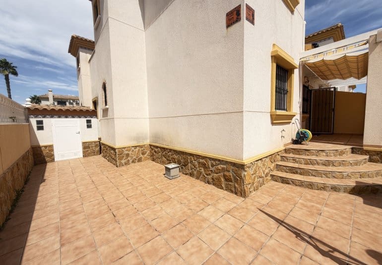3 camera da letto Villetta Bifamiliare in vendita in Villamartin con piscina - 225.000 € (Rif: 10071707)
