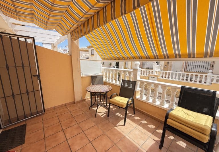3 camera da letto Villetta Bifamiliare in vendita in Villamartin con piscina - 225.000 € (Rif: 10071707)