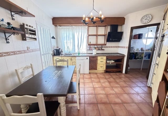 Casa de 4 habitaciones en Pilar de la Horadada en venta - 250.000 € (Ref: 10089833)