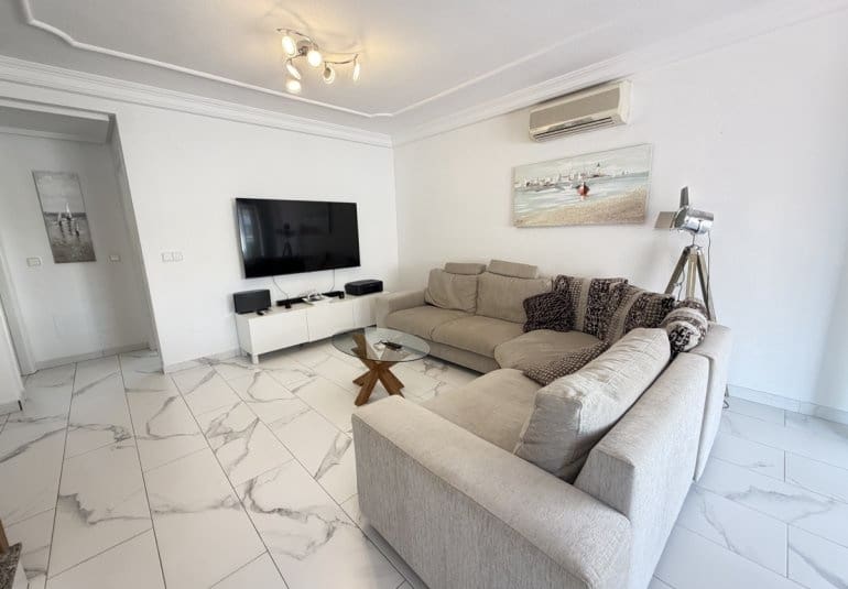 5 sovrum Villa till salu i Villamartin med pool - 475 000 € (Ref: 10089834)