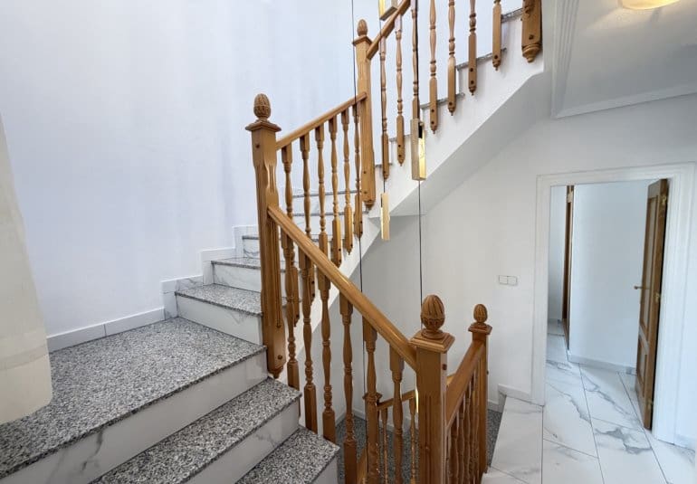 5 sovrum Villa till salu i Villamartin med pool - 475 000 € (Ref: 10089834)