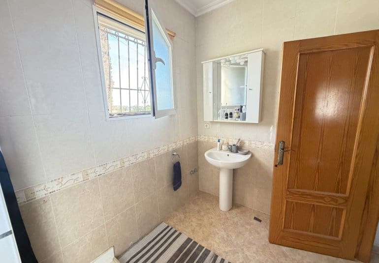 6 slaapkamer Villa te koop in Gea y Truyols met zwembad - € 369.995 (Ref: 10091032)