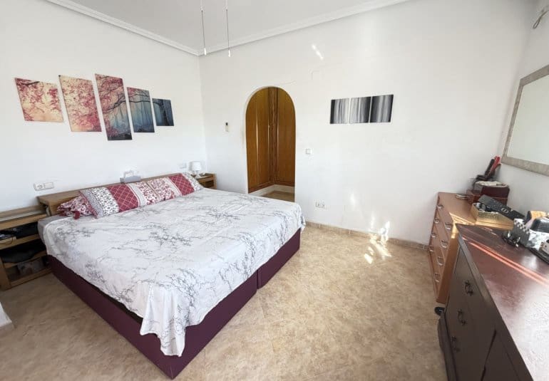 6 slaapkamer Villa te koop in Gea y Truyols met zwembad - € 369.995 (Ref: 10091032)