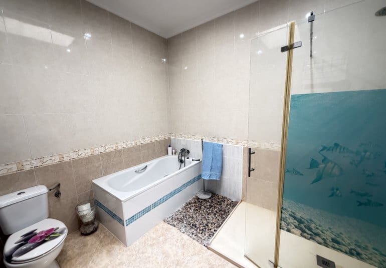 6 slaapkamer Villa te koop in Gea y Truyols met zwembad - € 369.995 (Ref: 10091032)