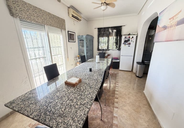 6 slaapkamer Villa te koop in Gea y Truyols met zwembad - € 369.995 (Ref: 10091032)