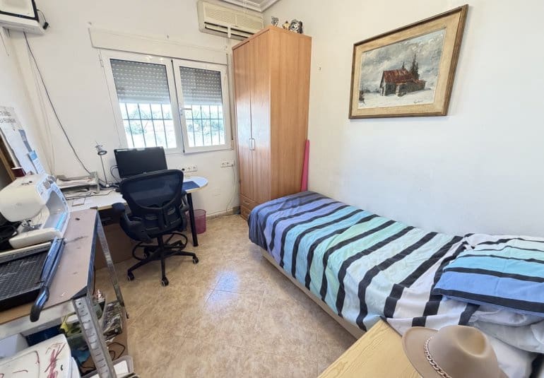 6 slaapkamer Villa te koop in Gea y Truyols met zwembad - € 369.995 (Ref: 10091032)