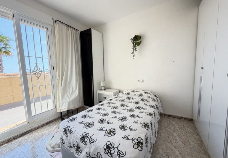 3 makuuhuone Huoneisto myytävänä paikassa Cabo Roig mukana uima-altaan - 199 995 € (Ref: 10091033)