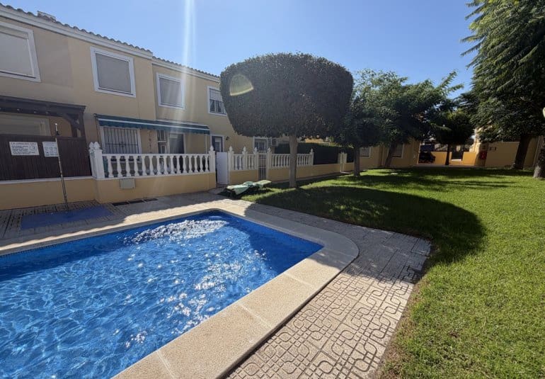2 soverom Leilighet til salgs i Villamartin med svømmebasseng - € 159 995 (Ref: 10123350)