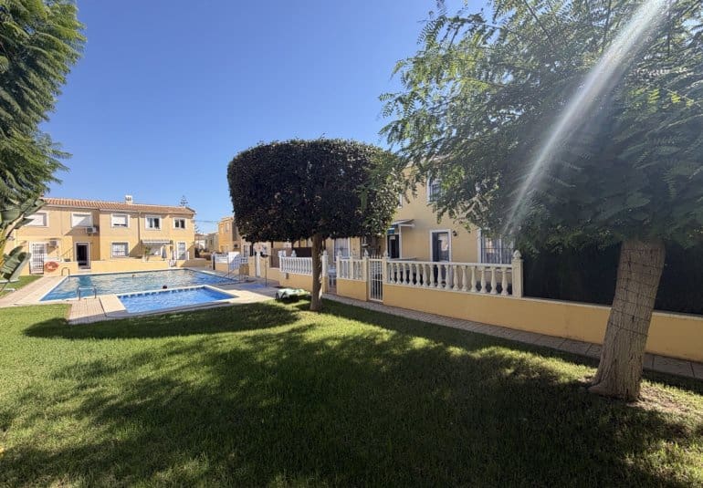 2 soverom Leilighet til salgs i Villamartin med svømmebasseng - € 159 995 (Ref: 10123350)