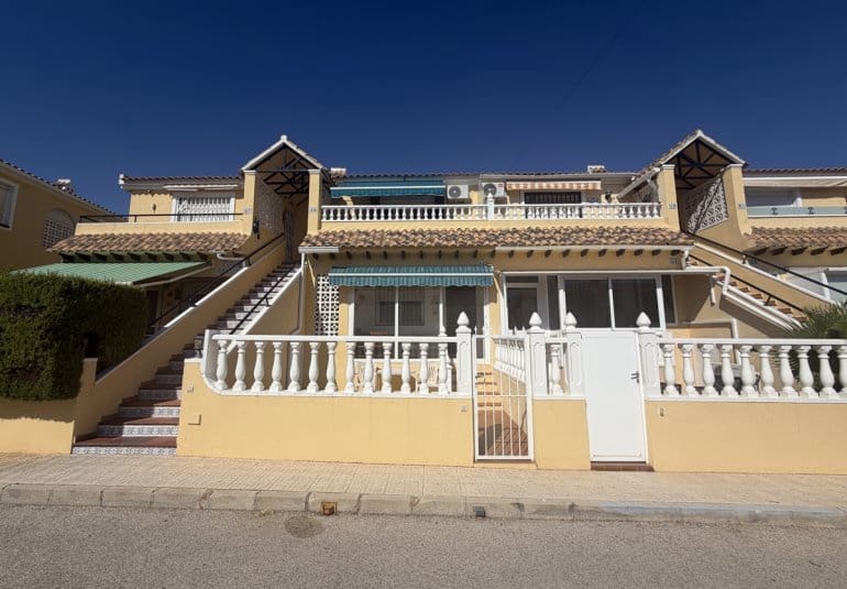 2 soverom Leilighet til salgs i Villamartin med svømmebasseng - € 159 995 (Ref: 10123350)