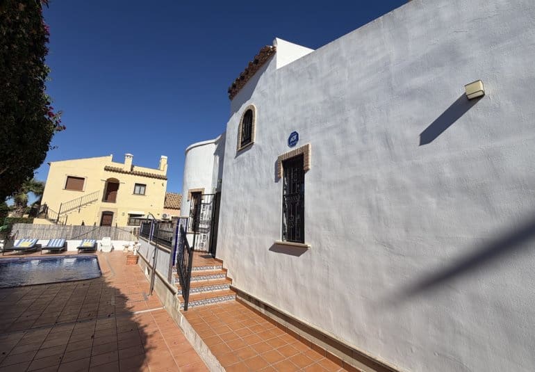 4 bedroom Villa for sale in Algorfa with pool - € 449,955 (Ref: 10141680)