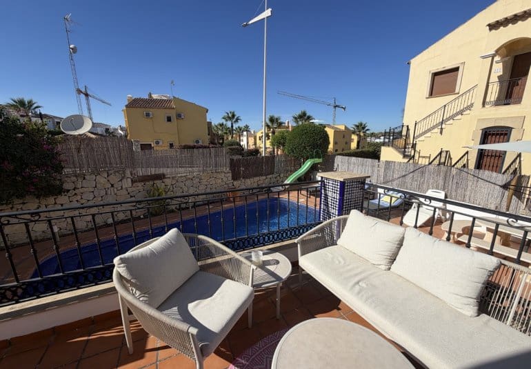 4 bedroom Villa for sale in Algorfa with pool - € 449,955 (Ref: 10141680)