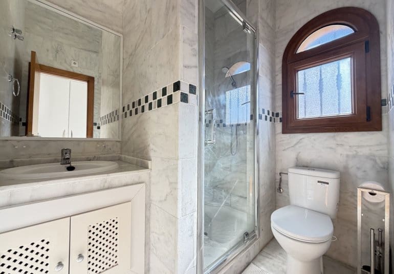 4 bedroom Villa for sale in Algorfa with pool - € 449,955 (Ref: 10141680)