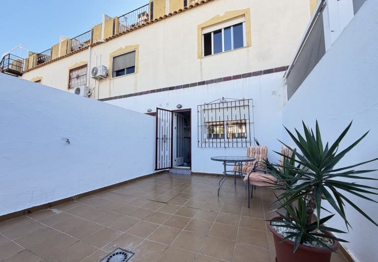 3 slaapkamer Huis te koop in La Zenia met zwembad - € 214.995 (Ref: 10141681)