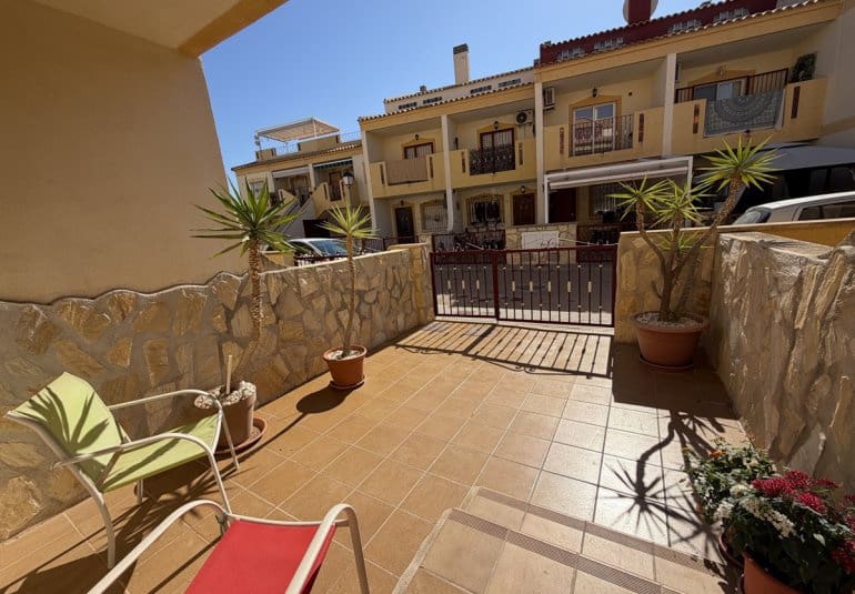 3 slaapkamer Huis te koop in La Zenia met zwembad - € 214.995 (Ref: 10141681)