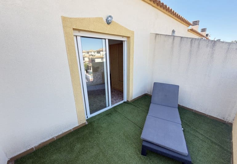 3 slaapkamer Huis te koop in La Zenia met zwembad - € 214.995 (Ref: 10141681)
